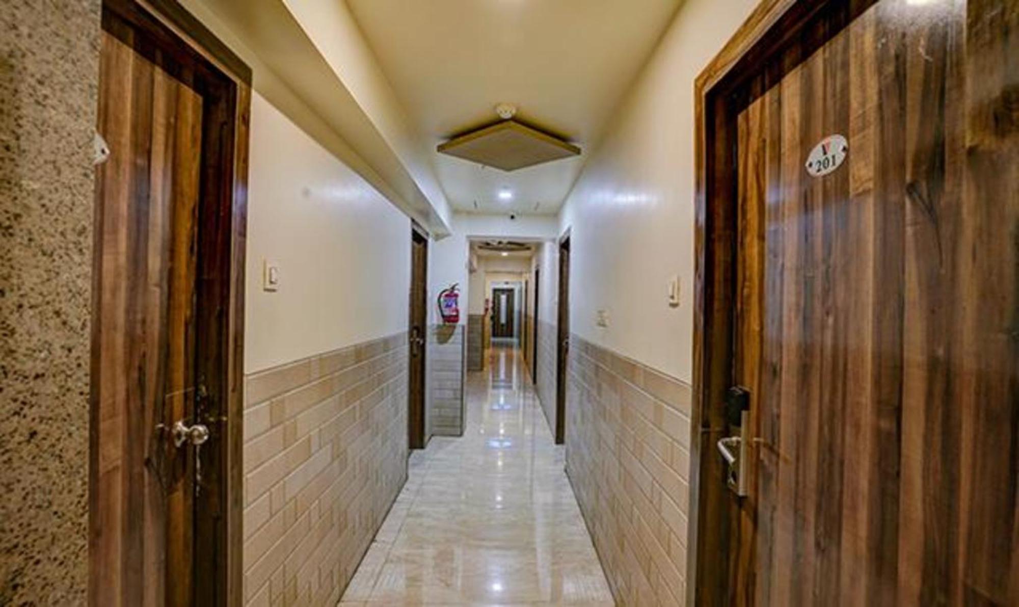 Fabexpress Veera Residency Hotel Mumbai Bagian luar foto