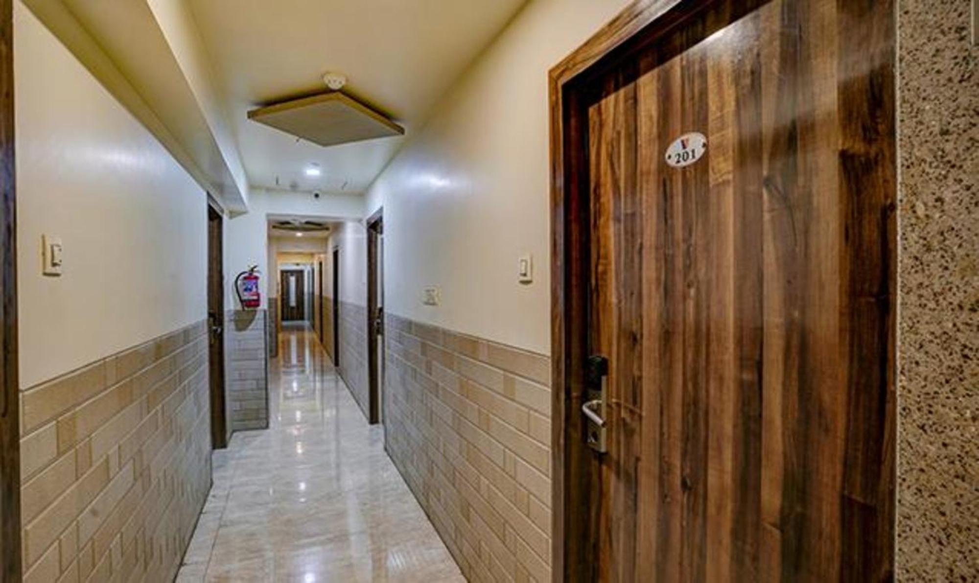Fabexpress Veera Residency Hotel Mumbai Bagian luar foto