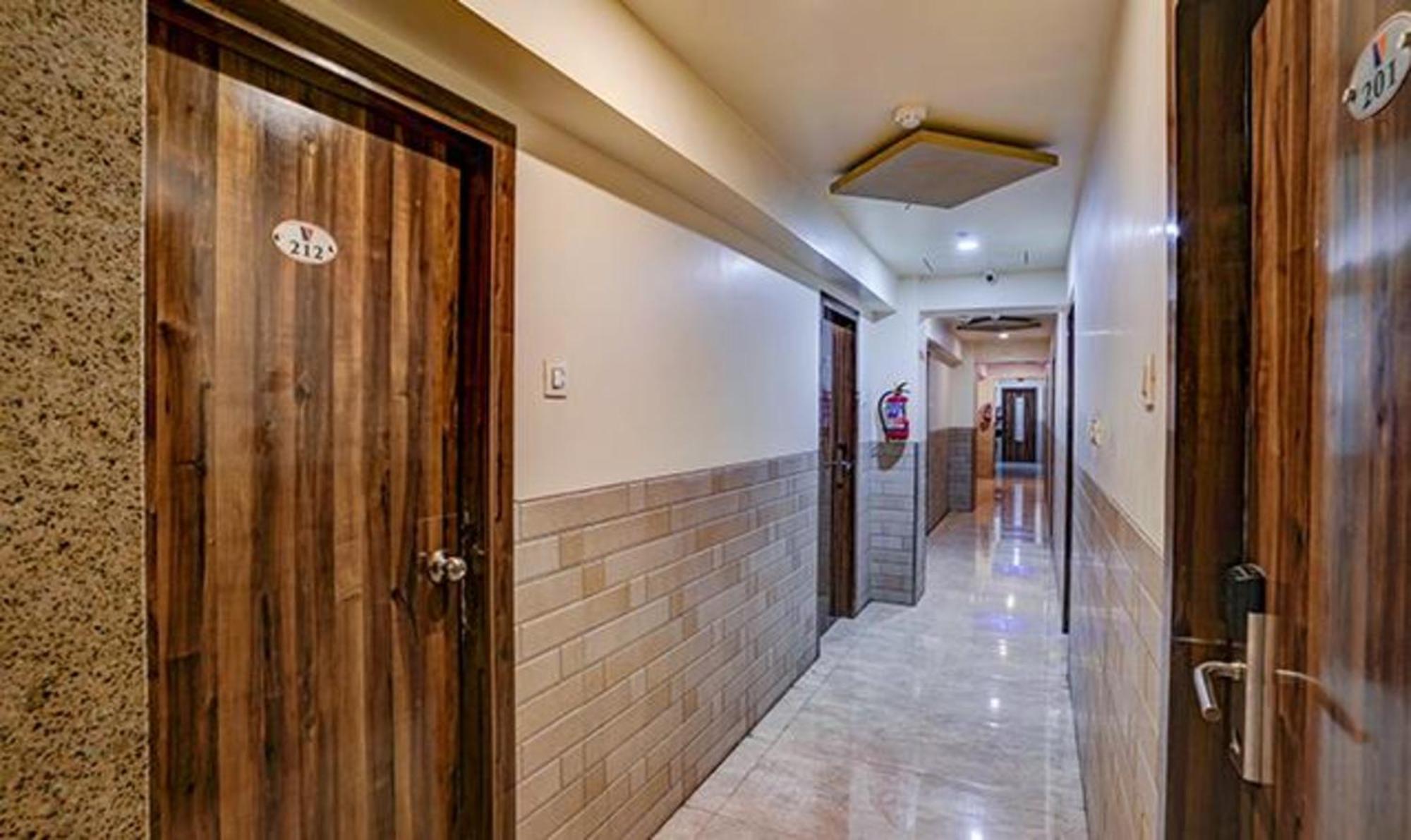 Fabexpress Veera Residency Hotel Mumbai Bagian luar foto
