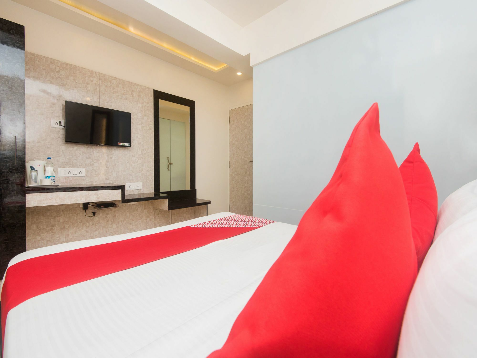 Fabexpress Veera Residency Hotel Mumbai Bagian luar foto